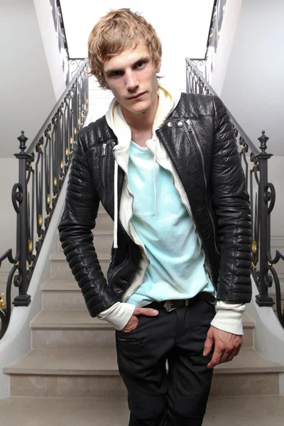 Look 16